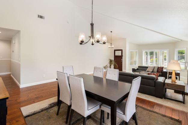 5425 Canyon Crest Dining Room